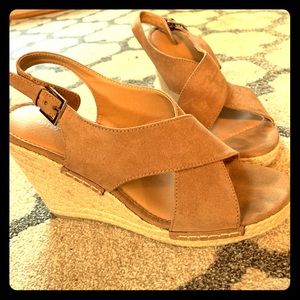 ⬇️ PRICE DROP!!! Suede wedges